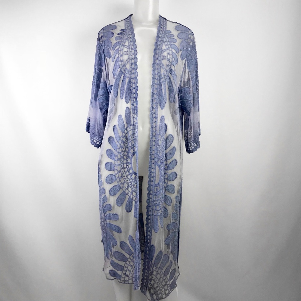 Best Seller ⭐️ Embroidered Lace Kimono - Picture 4 of 5